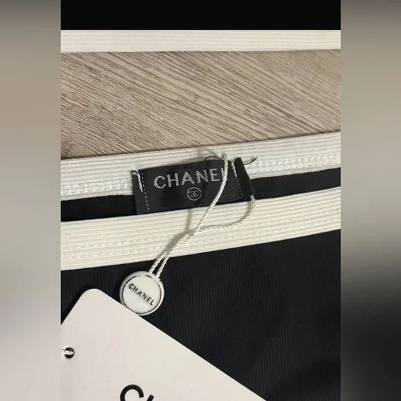 NWT Black&White Bikini Set - 2 pieces swimsuit size S (it runs Xs) - Picture 3 of 6